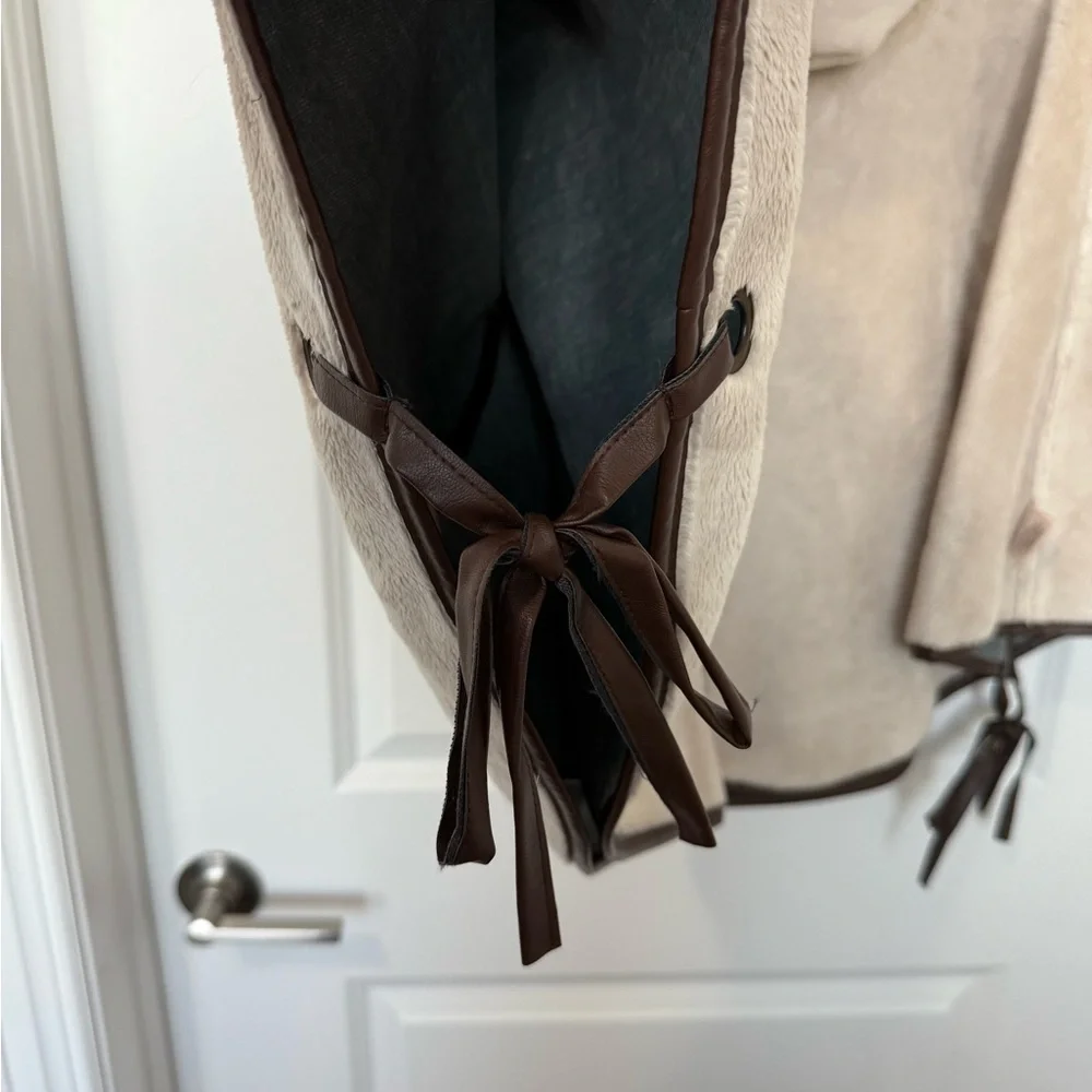 Anthropologie Gray and Cream Hooded Cape - Picture 3 of 13